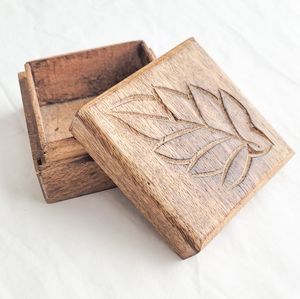 Small wooden leaf box